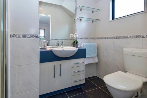 Photo of property in 2/27 Kellaway Drive, East Tamaki, Auckland, 2013