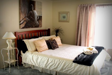 Photo of property in 7 North Foreland Street, Waihola, Milton, 9073