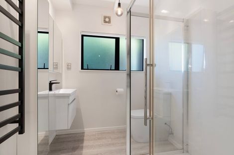 Photo of property in 113 Vipond Road, Stanmore Bay, Whangaparaoa, 0932