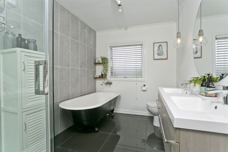 Photo of property in 160 Deep Creek Road, Torbay, Auckland, 0630