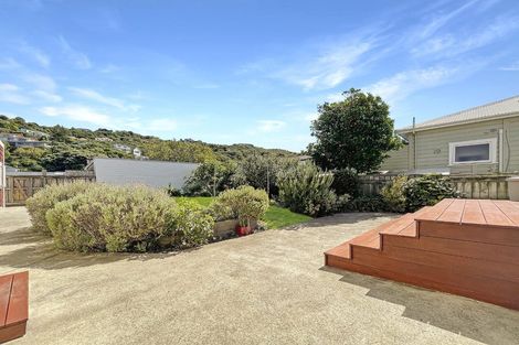 Photo of property in 128 Derwent Street, Island Bay, Wellington, 6023