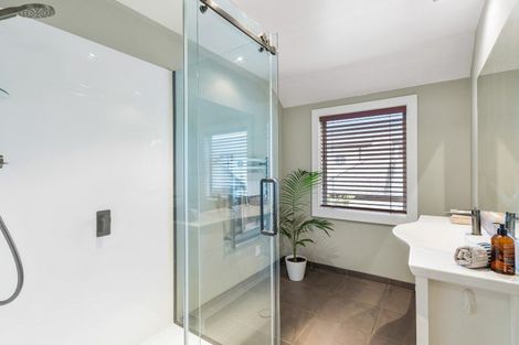 Photo of property in 8 Musick Point Road, Bucklands Beach, Auckland, 2012