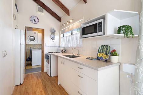 Photo of property in 3/86 Roberts Road, Te Atatu South, Auckland, 0610