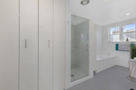 Photo of property in 21 Elizabeth Street, Moera, Lower Hutt, 5010