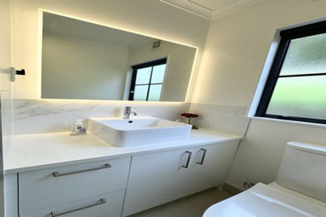 Photo of property in 54 Scarlet Oak Drive, Schnapper Rock, Auckland, 0632