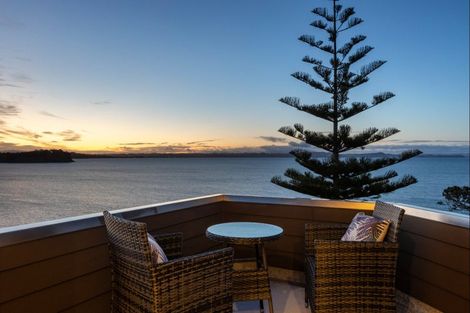 Photo of property in 26 The Crescent, Tindalls Beach, Whangaparaoa, 0930