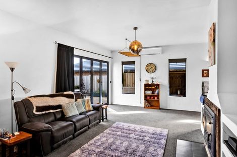 Photo of property in 35 Maire Street, Hawera, 4610