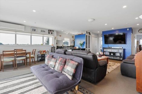 Photo of property in 1086 Papamoa Beach Road, Papamoa Beach, Papamoa, 3118