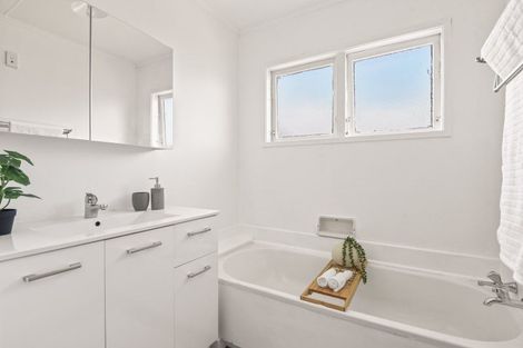 Photo of property in 2 Beryl Place, Pukehangi, Rotorua, 3015