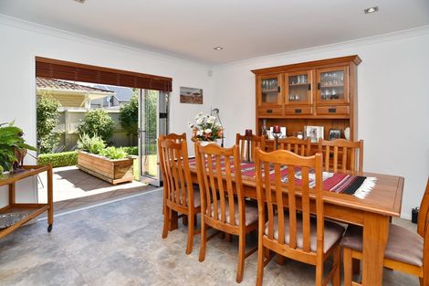 Photo of property in 42 Saint James Avenue, Papanui, Christchurch, 8053