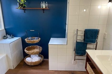 Photo of property in 8 Dalmeny Close, Murrays Bay, Auckland, 0630