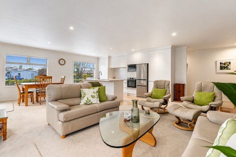 Photo of property in 14 Hatton Road, Orewa, 0931