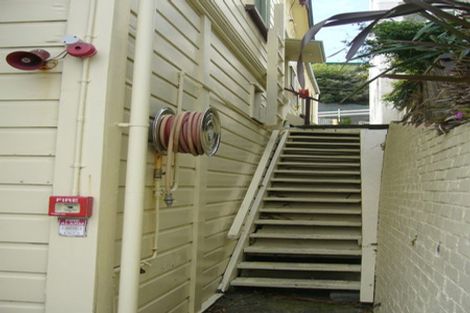 Photo of property in 4 Hawker Street, Mount Victoria, Wellington, 6011