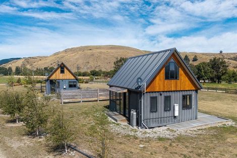 Photo of property in 1535a Teviot Road, Millers Flat, Roxburgh, 9572