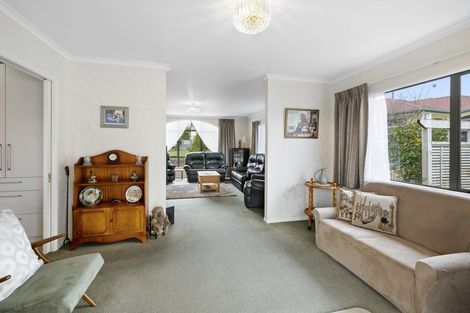 Photo of property in 14 Shelter Grove, Frankleigh Park, New Plymouth, 4310