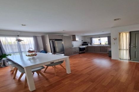 Photo of property in 96 Mcleod Road, Te Atatu South, Auckland, 0610