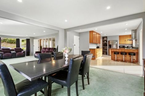 Photo of property in 7 Saint Hildas Glade, Tawa, Wellington, 5028