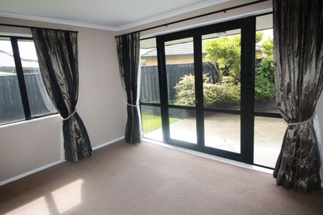 Photo of property in 17 Cleveland Heights, Kelvin Grove, Palmerston North, 4414