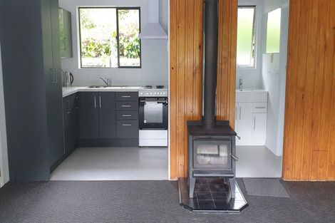 Photo of property in 2/1 Angle Street, Picton, 7220