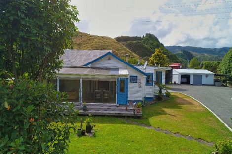 Photo of property in 347 Waitohu Valley Road, Otaki, 5583