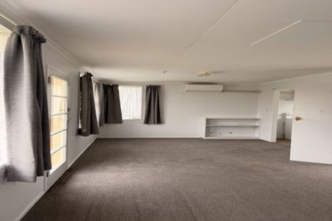 Photo of property in 1-12/71 Main Street, Mataura, 9712