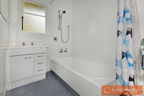 Photo of property in 6 Kinnaird Place, Hillmorton, Christchurch, 8025