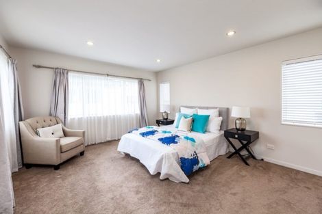 Photo of property in 64 Huntington Park Drive, Greenhithe, Auckland, 0632