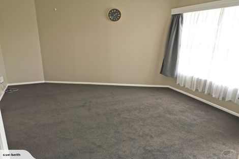 Photo of property in 2/27 Holland Road, Hillcrest, Auckland, 0627