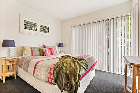 Photo of property in 3 Fielding Crescent, Farm Cove, Auckland, 2012