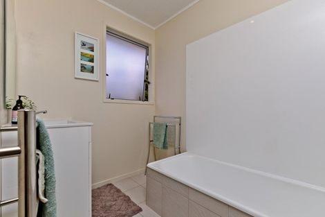 Photo of property in 7 Celina Place, Browns Bay, Auckland, 0630