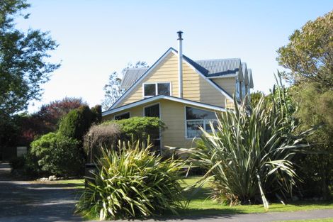 Photo of property in 37 Wakefield Street, Westport, 7825