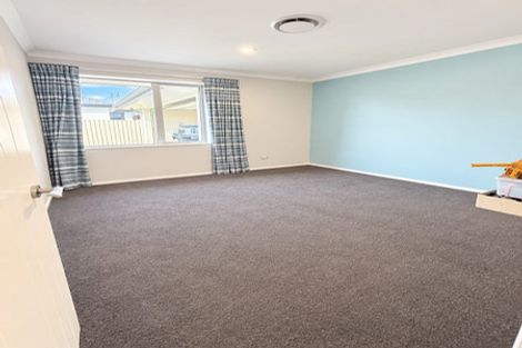 Photo of property in 82 Mcmahon Drive, Aidanfield, Christchurch, 8025