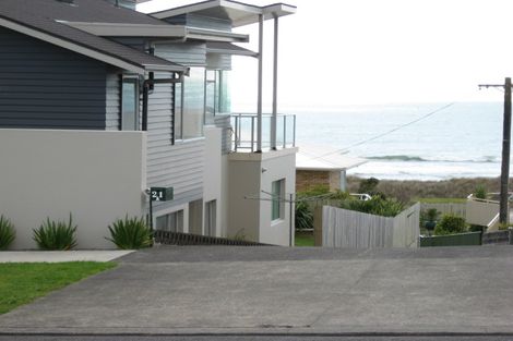 Photo of property in 21a Hamblyn Street, Strandon, New Plymouth, 4312