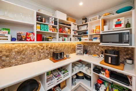Photo of property in 61 Hartwell Drive, Kelvin Grove, Palmerston North, 4470
