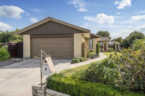 Photo of property in 5 Calbreath Place, Russley, Christchurch, 8042