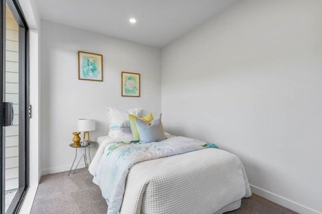 Photo of property in 121a Sycamore Drive, Sunnynook, Auckland, 0620