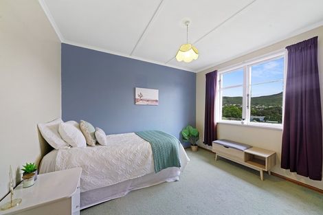 Photo of property in 44 Taylor Terrace, Tawa, Wellington, 5028
