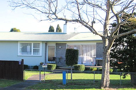 Photo of property in 24 Renwick Street, Papakura, 2110