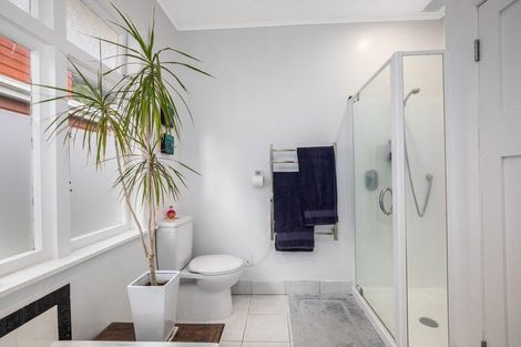 Photo of property in 7 Marine Parade, Eastbourne, Lower Hutt, 5013