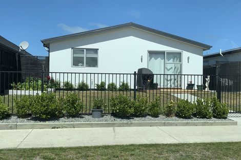 Photo of property in 40 Whakatipu Street, Pegasus, 7612