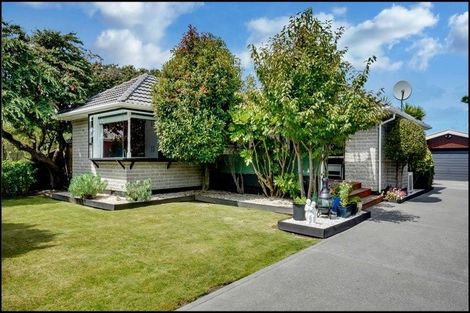 Photo of property in 15 Elwyn Place, Avonhead, Christchurch, 8042