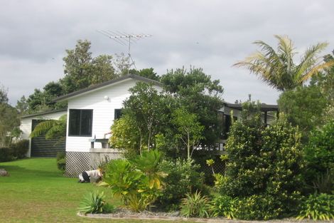 Photo of property in 138 Waimaire Avenue, Matarangi, Whitianga, 3592