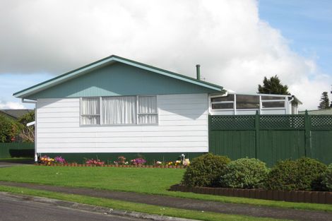 Photo of property in 7 Pokaka Place, Inglewood, 4330