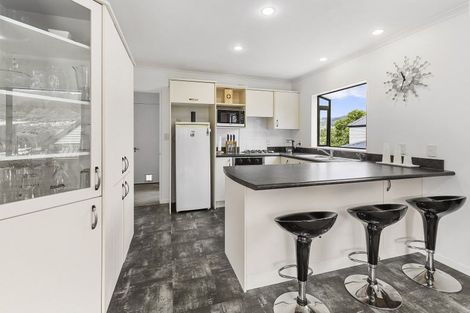Photo of property in 3/49 Ranui Terrace, Tawa, Wellington, 5028