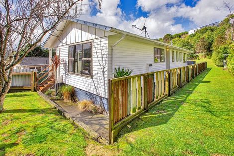 Photo of property in 2 Harold Grove, Stokes Valley, Lower Hutt, 5019