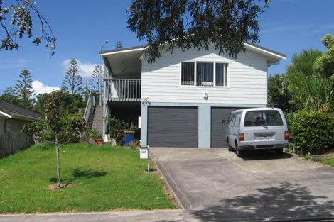 Photo of property in 363a Glenfield Road, Glenfield, Auckland, 0629