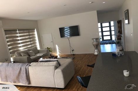 Photo of property in 30 Salamanca Road, Sunnynook, Auckland, 0620