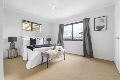 Photo of property in 43 Garland Drive, St Andrews, Hamilton, 3200