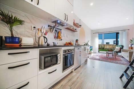 Photo of property in 9/22 Ryburn Road, Mount Wellington, Auckland, 1062