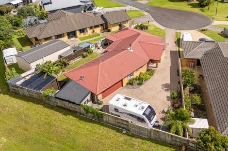 Photo of property in 8 Oribi Place, Whitianga, 3510